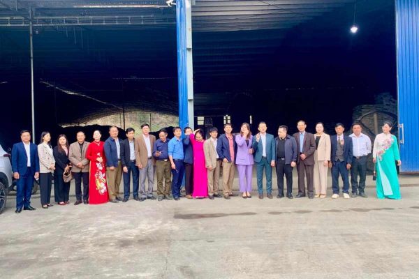 Các hình ảnh tham quan nhà máy của NLS